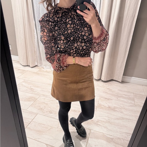 Floral Long Sleeve Blouse and Brown Skirt - Picture 8 of 8
